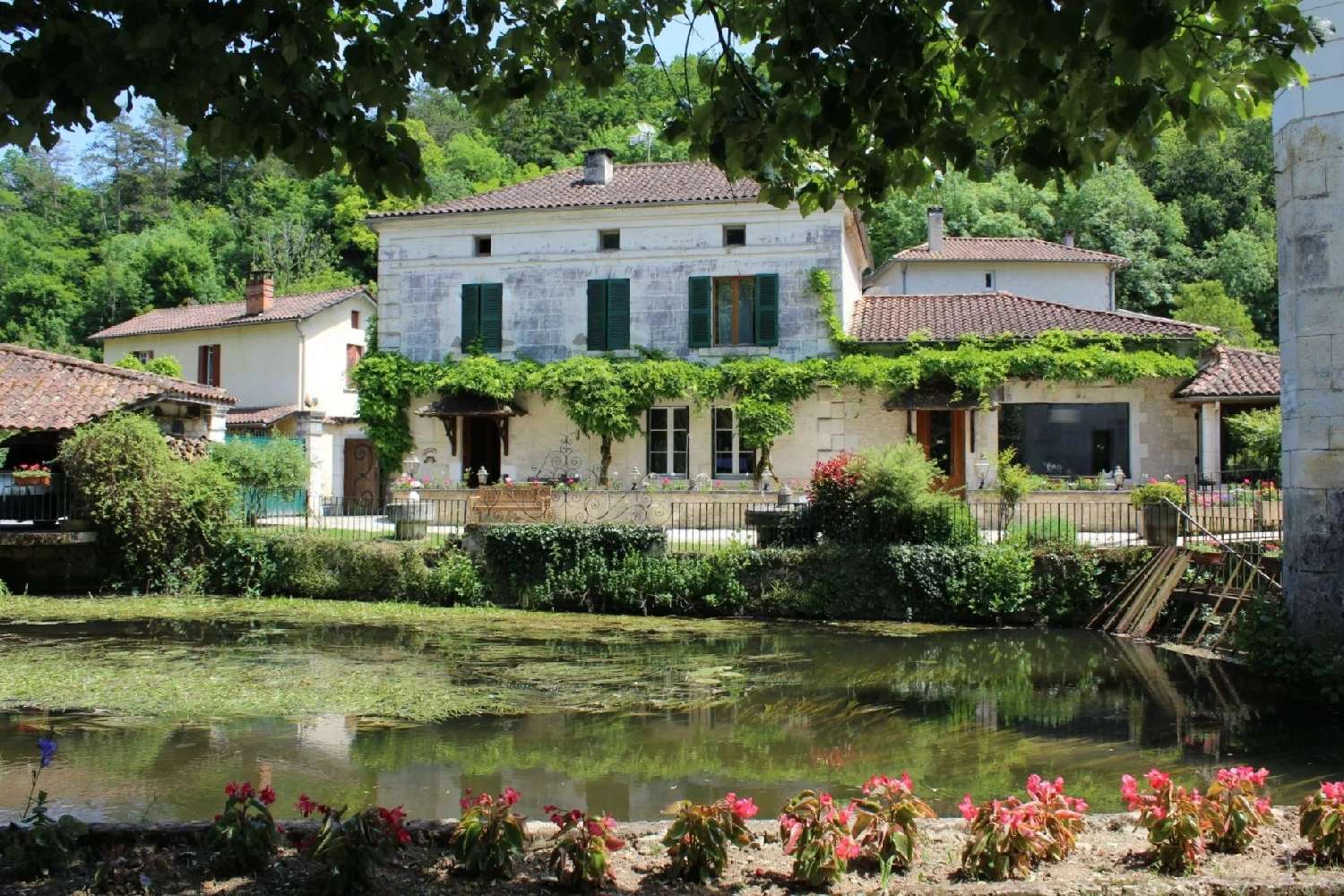  te koop hotel-restaurant Le Vibal Aveyron 1