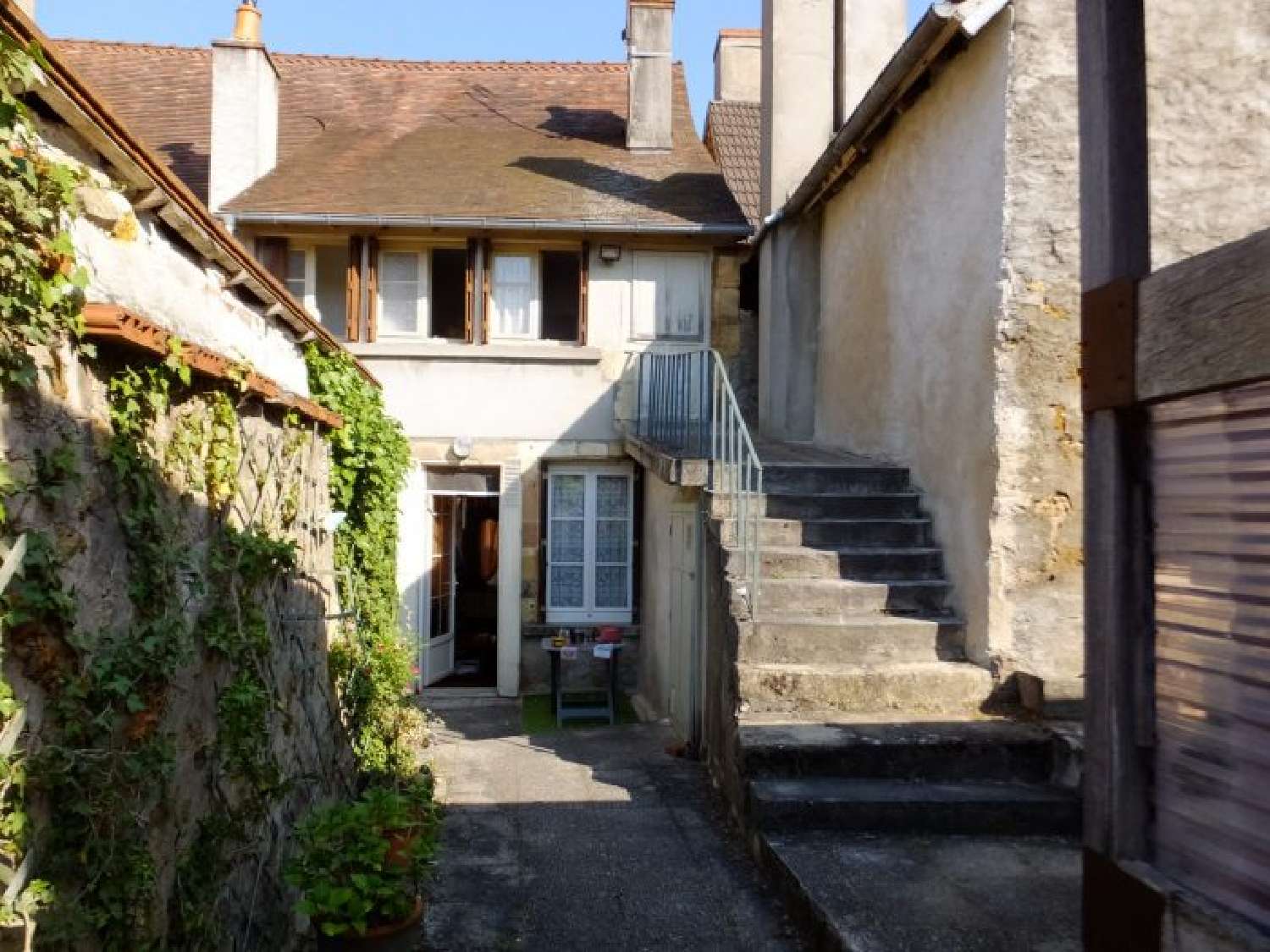  te koop huis Ainay-le-Château Allier 2