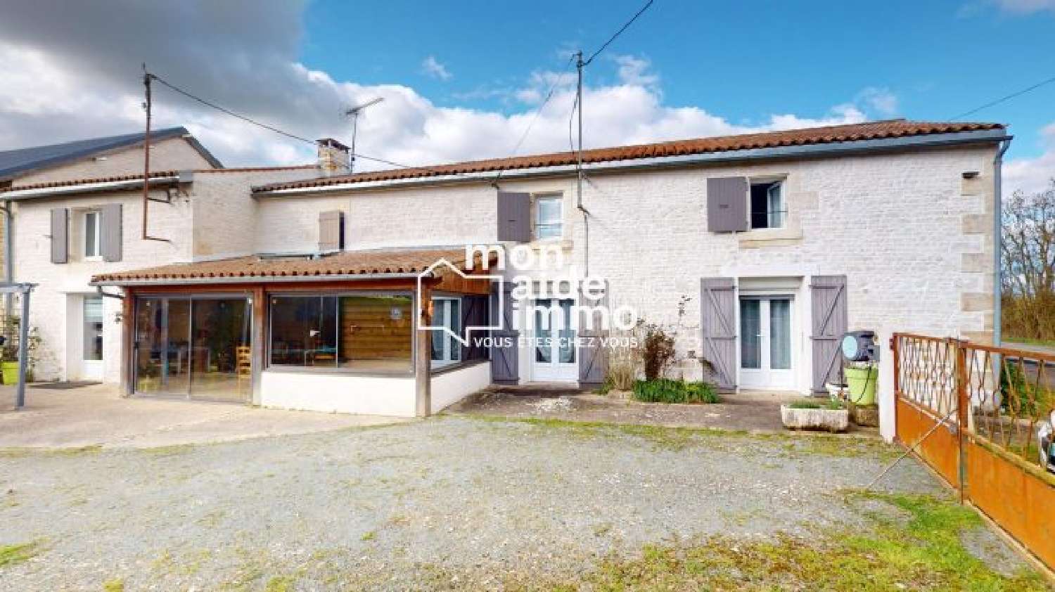  te koop huis Benet Vendée 1