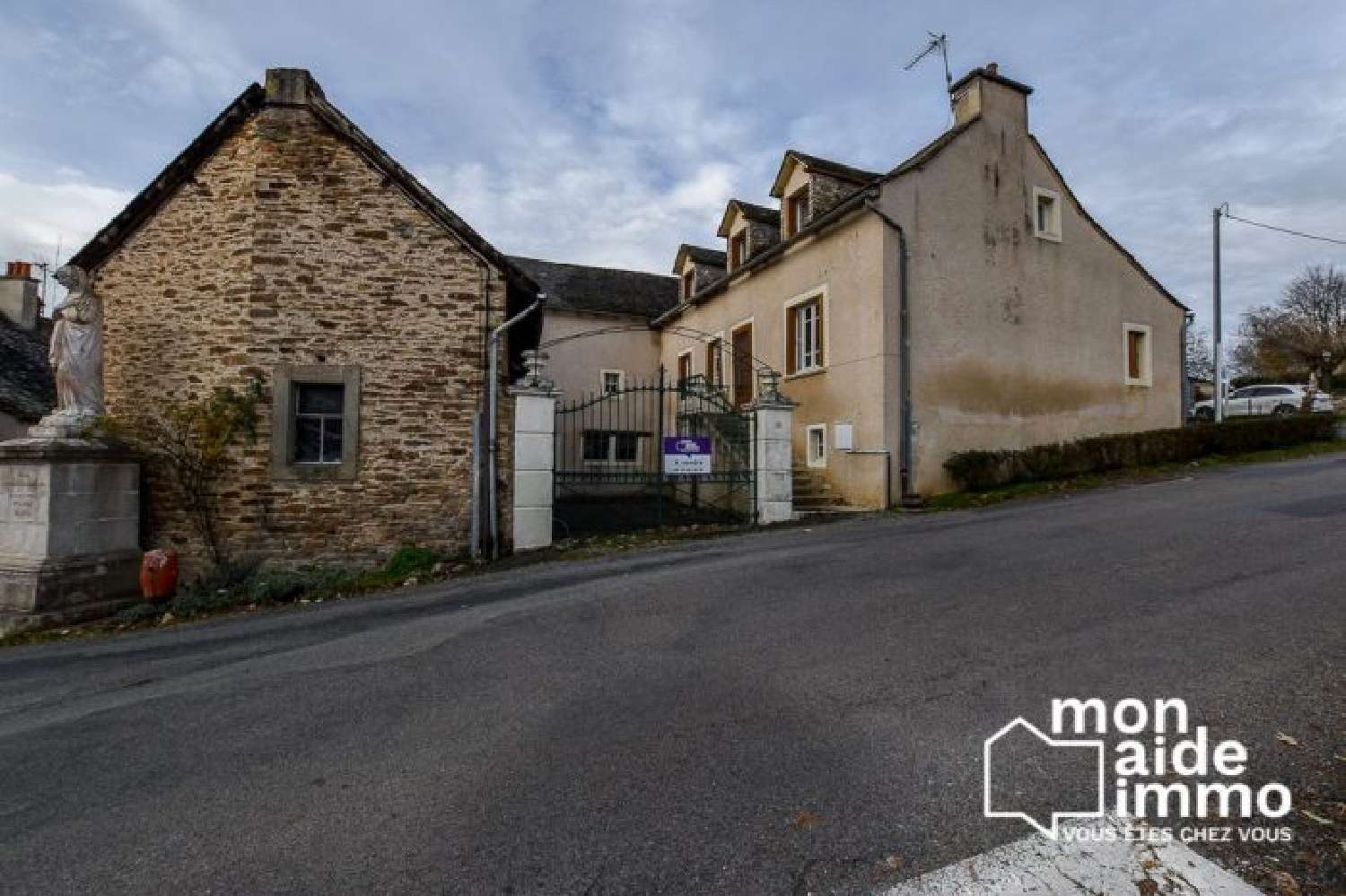 for sale house Camboulazet Aveyron 1