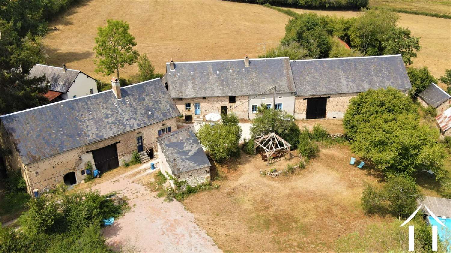  à vendre maison Cussy-en-Morvan Saône-et-Loire 5