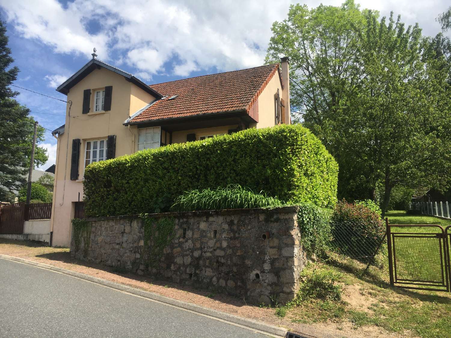  te koop huis Le Mayet-de-Montagne Allier 1