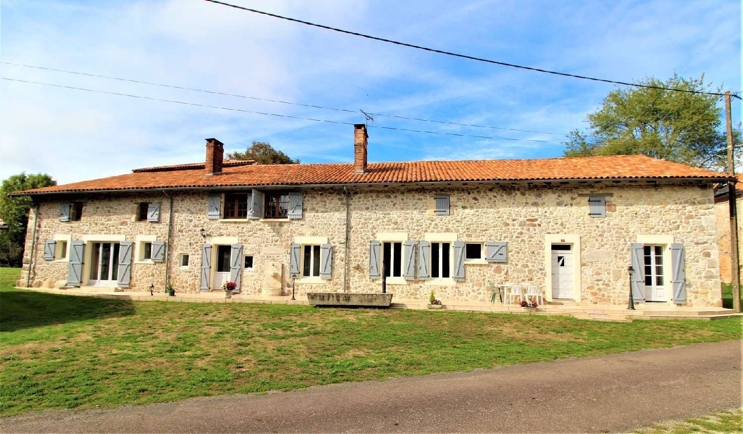  à vendre maison Manot Charente 3