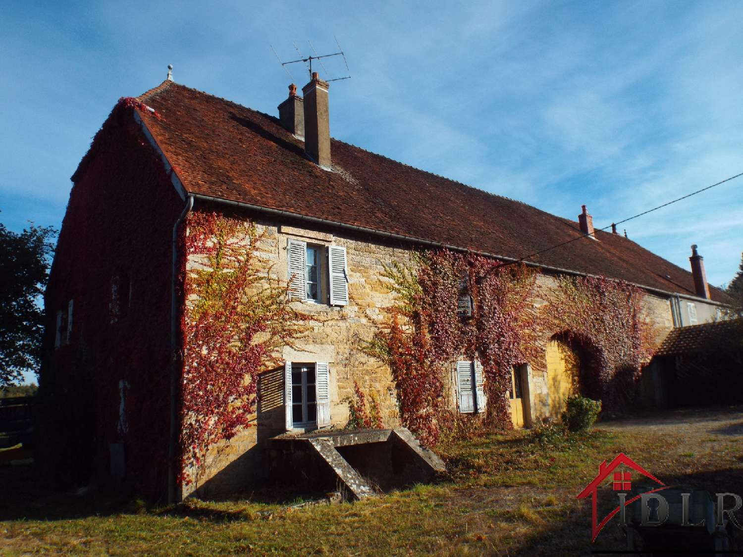  for sale house Mont-sous-Vaudrey Jura 1