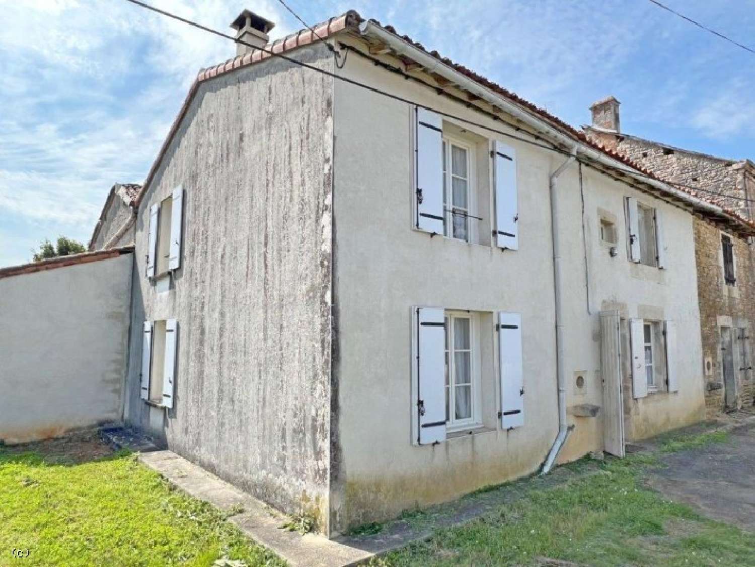  for sale house Nanteuil-en-Vallée Charente 1