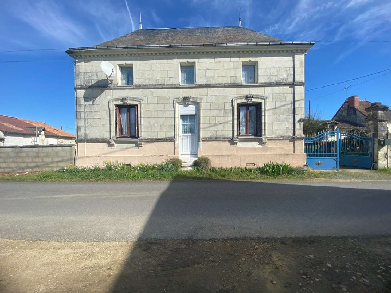  for sale house Ouzilly Vienne 1
