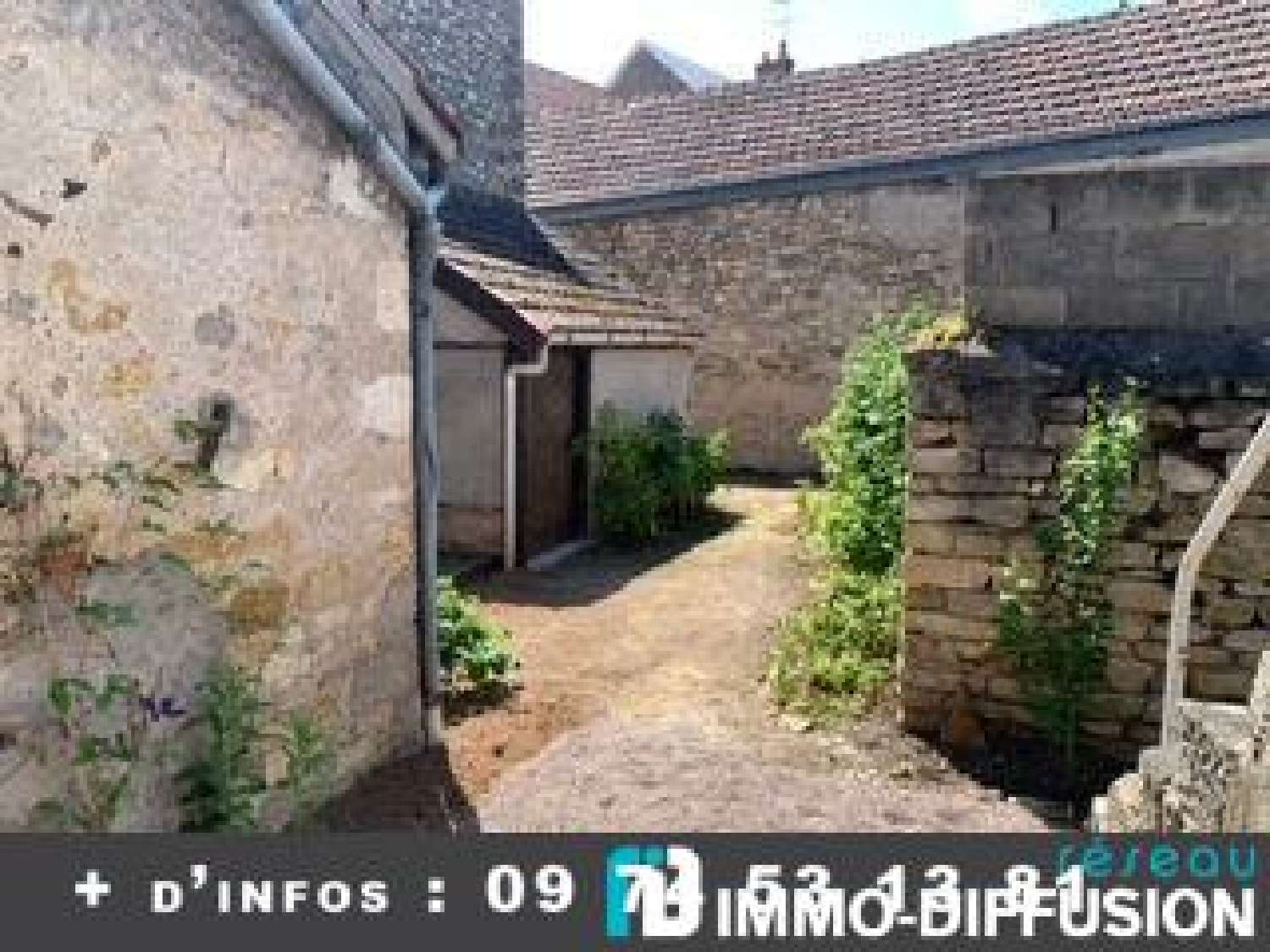  à vendre maison Saint-Amand-Montrond Cher 4