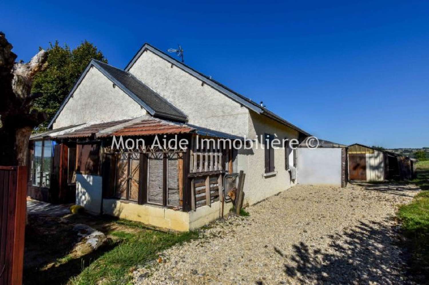  à vendre maison Sauveterre-de-Rouergue Aveyron 3