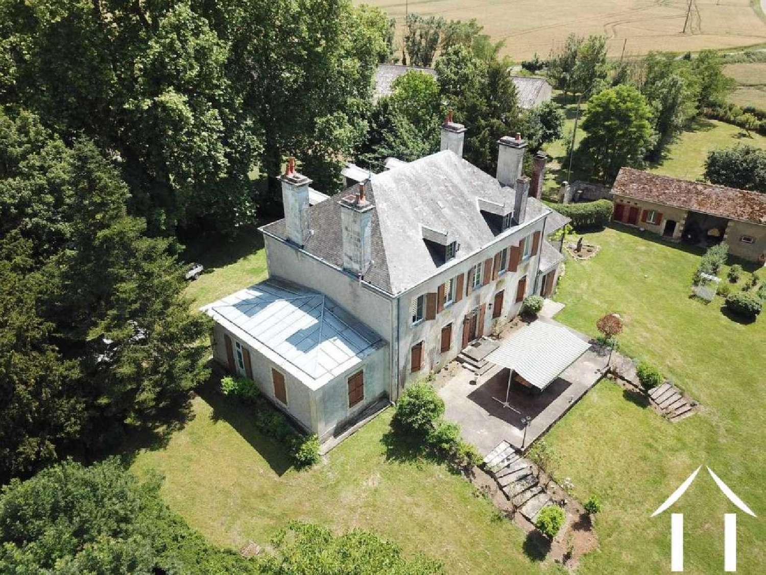  for sale mansion La Guerche-sur-l'Aubois Cher 2