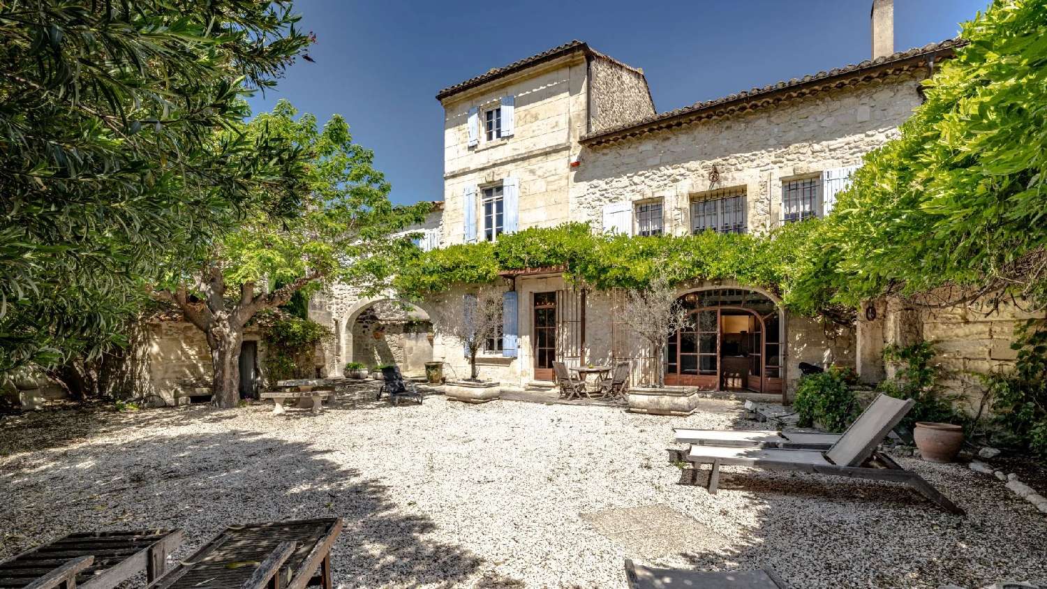  for sale villa Fontvieille Bouches-du-Rhône 1