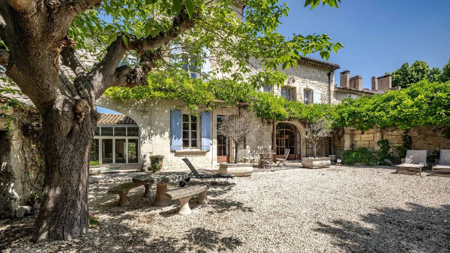  for sale villa Fontvieille Bouches-du-Rhône 3