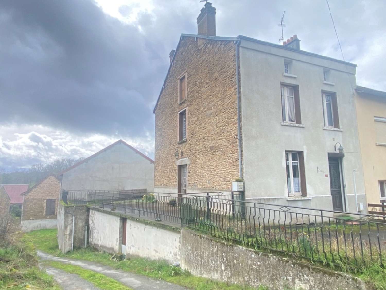 kaufen Dorfhaus Folles Haute-Vienne 1