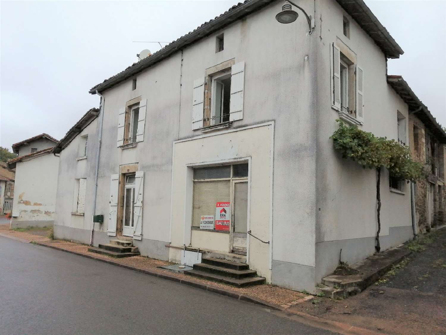  à vendre maison de village Saulgond Charente 1