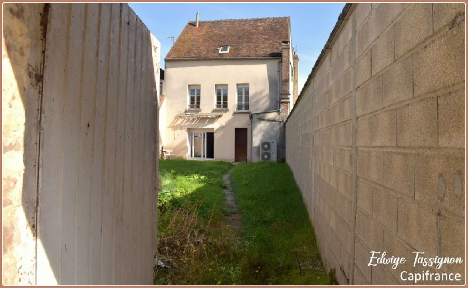  à vendre maison de village Villeneuve-l'Archevêque Yonne 2
