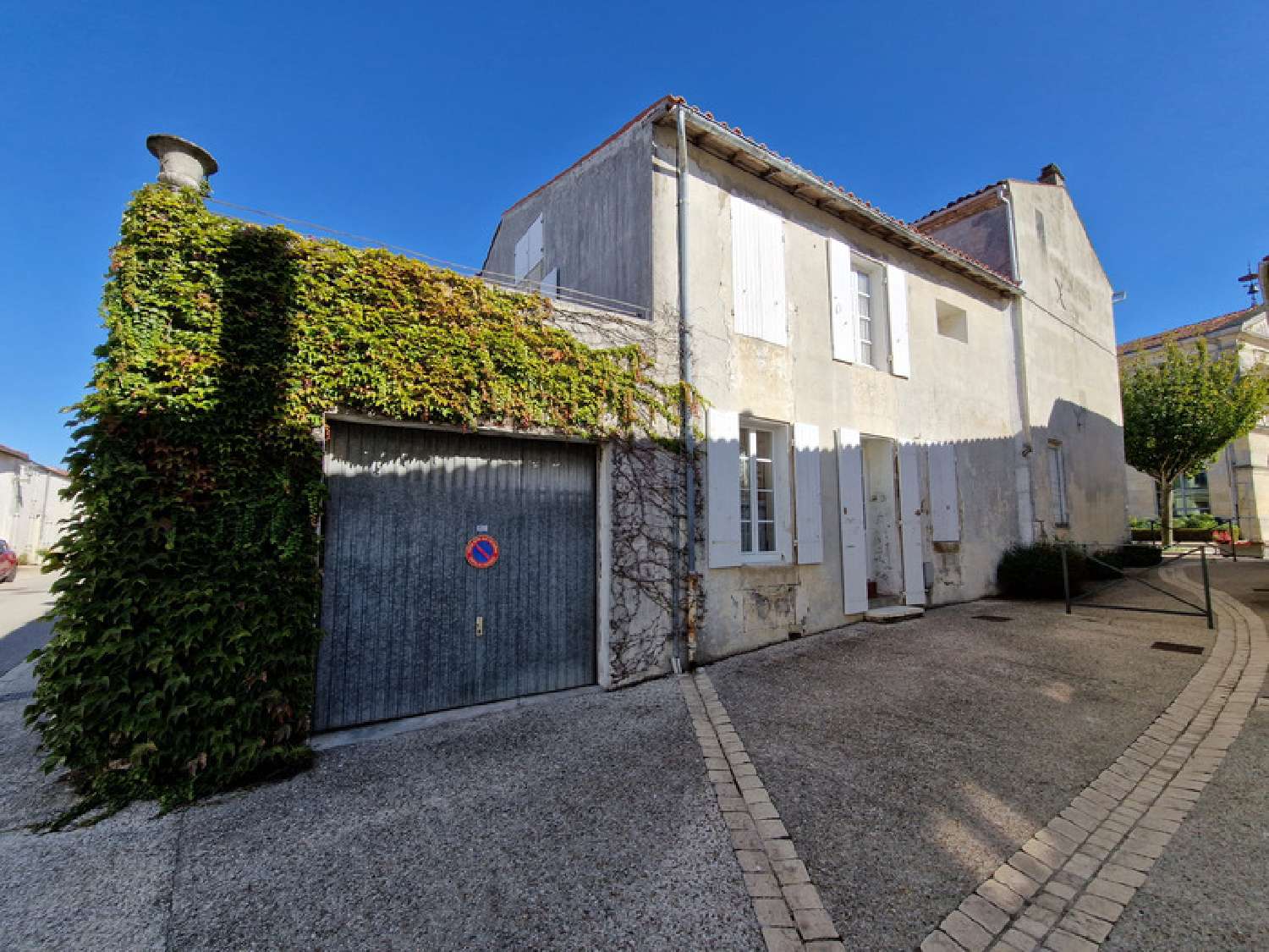  à vendre maison de ville Tonnay-Boutonne Charente-Maritime 1