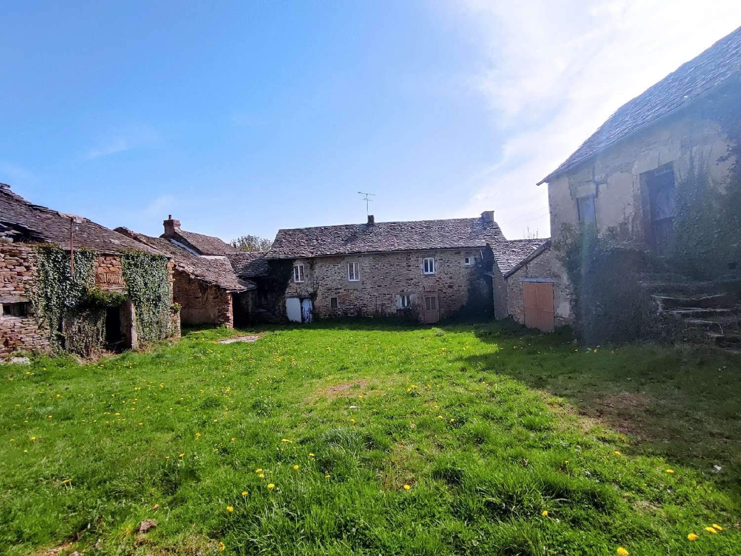  te koop boerderij Comps-la-Grand-Ville Aveyron 2