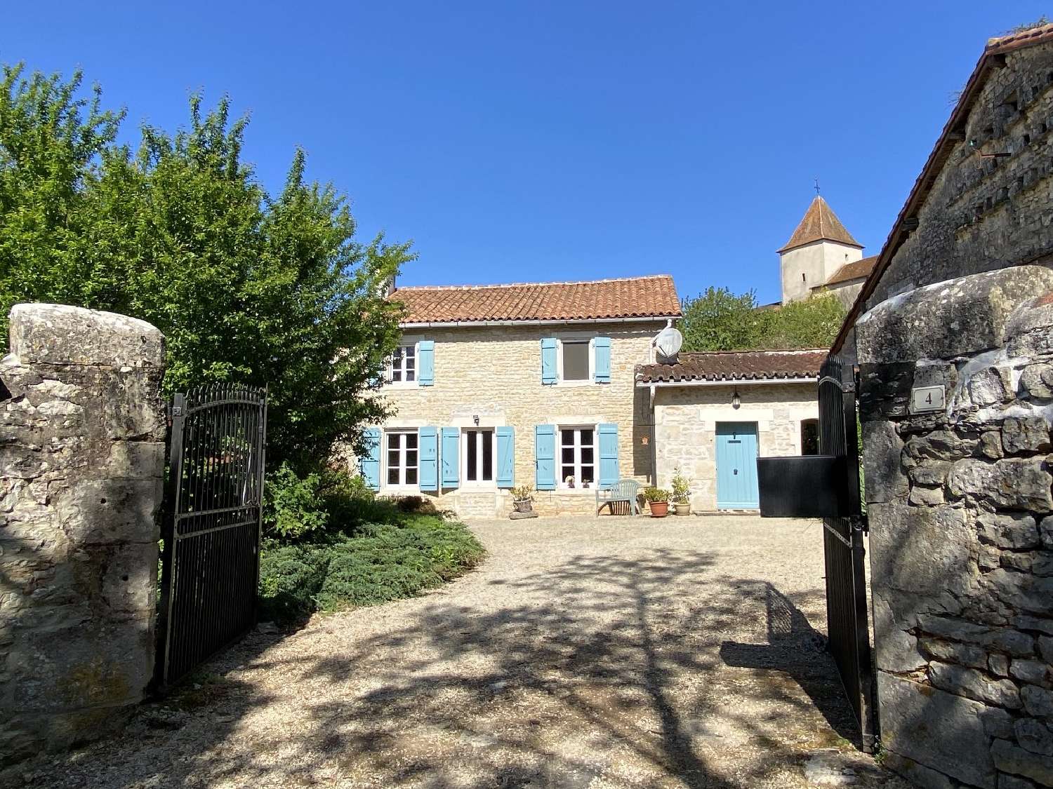  for sale house Beaulieu-sur-Sonnette Charente 1