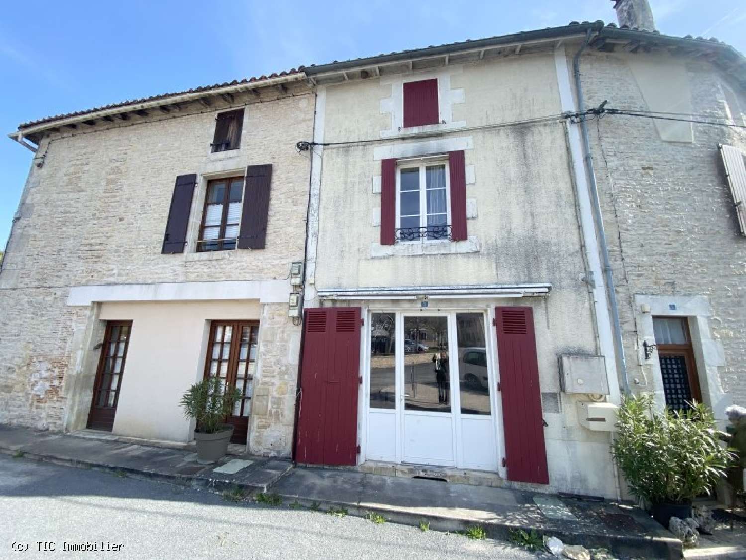  for sale house Champagne-Mouton Charente 2