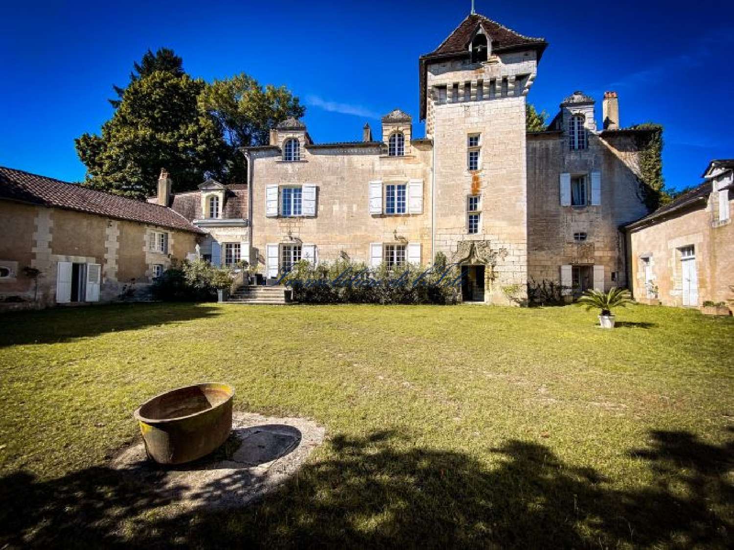  te koop huis Cornille Dordogne 1