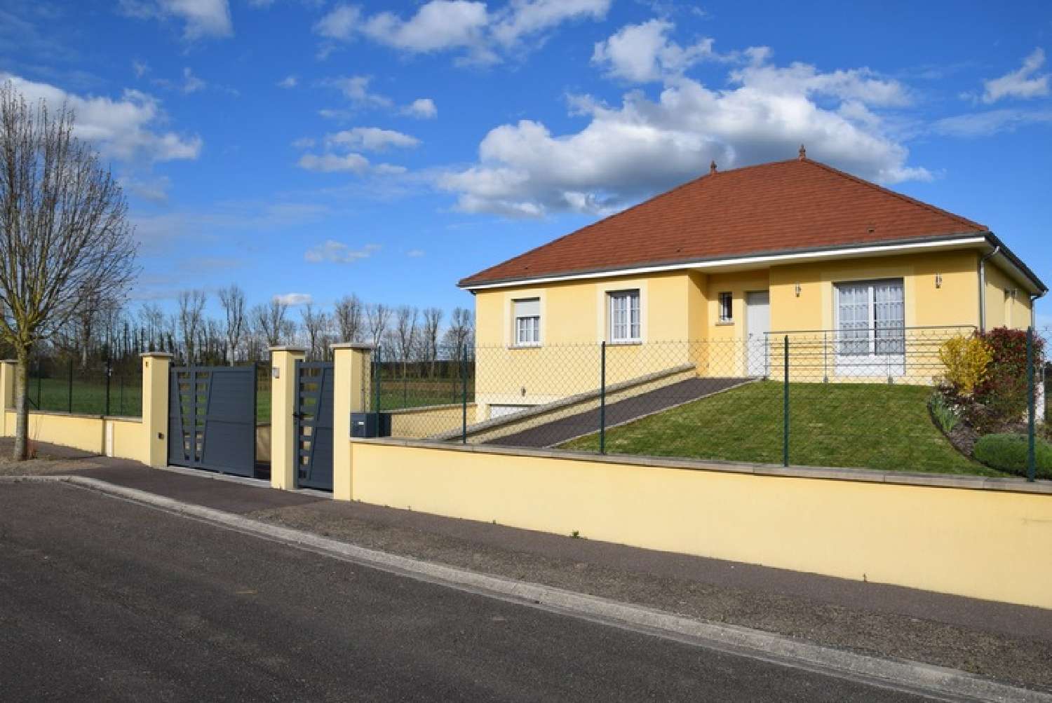  for sale house Molinons Yonne 1