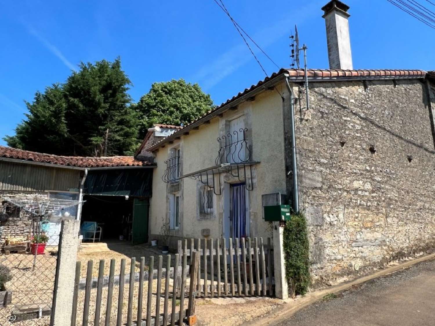  à vendre maison Nanteuil-en-Vallée Charente 1