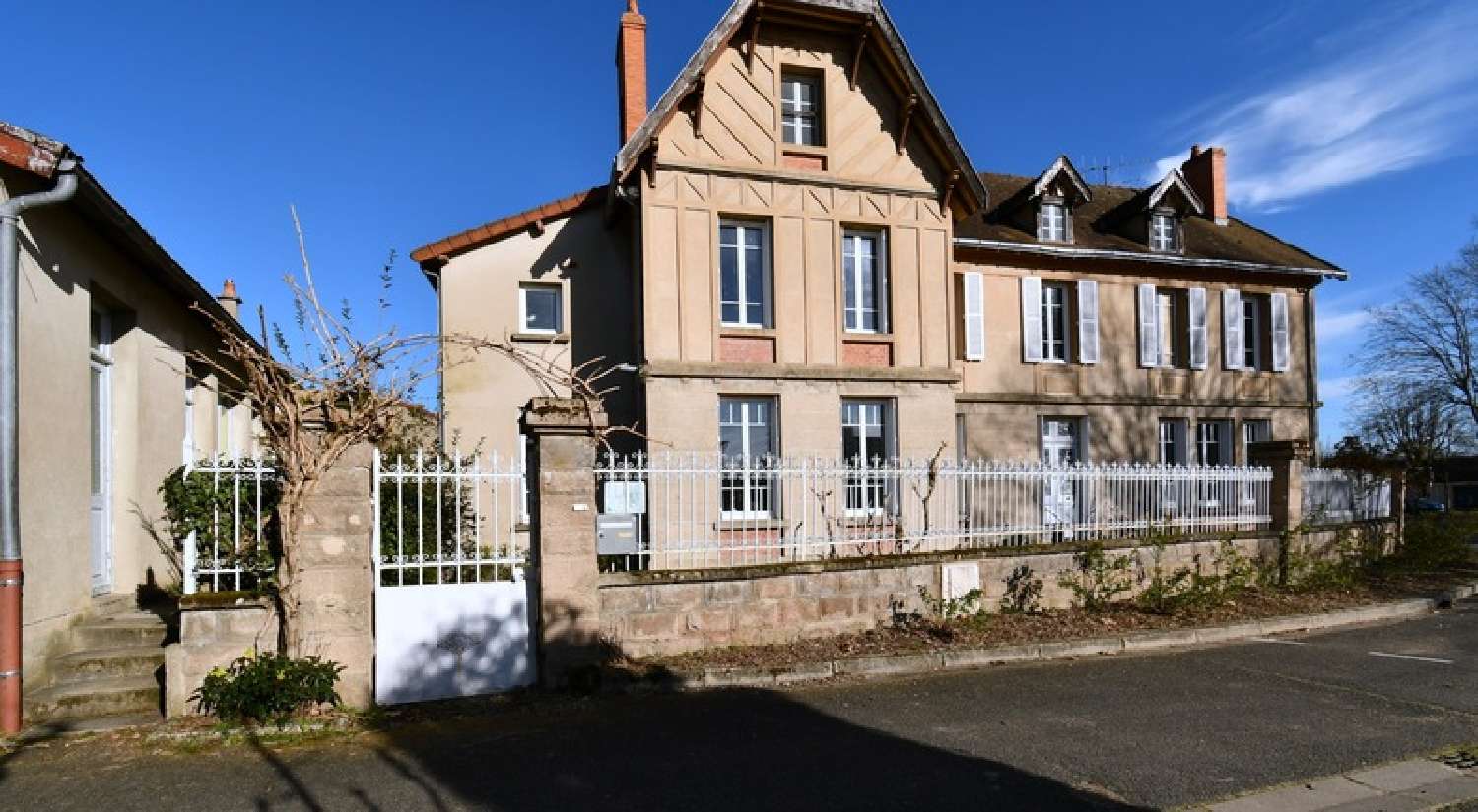 te koop huis Neuilly-le-Réal Allier 6