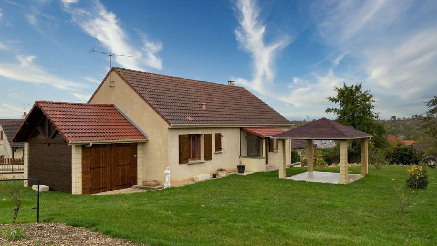  for sale house Pacy-sur-Armançon Yonne 1