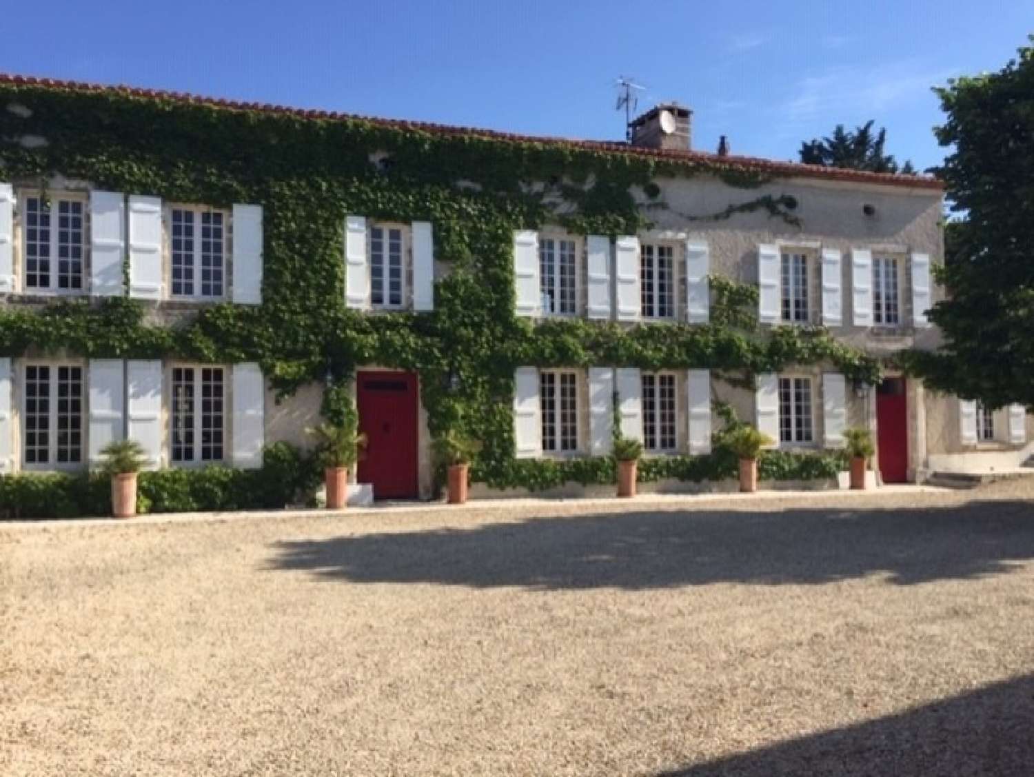  te koop huis Saint-Estèphe Charente 1