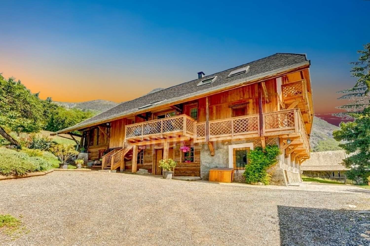  à vendre maison de village Saint-Jean-de-Maurienne Savoie 1