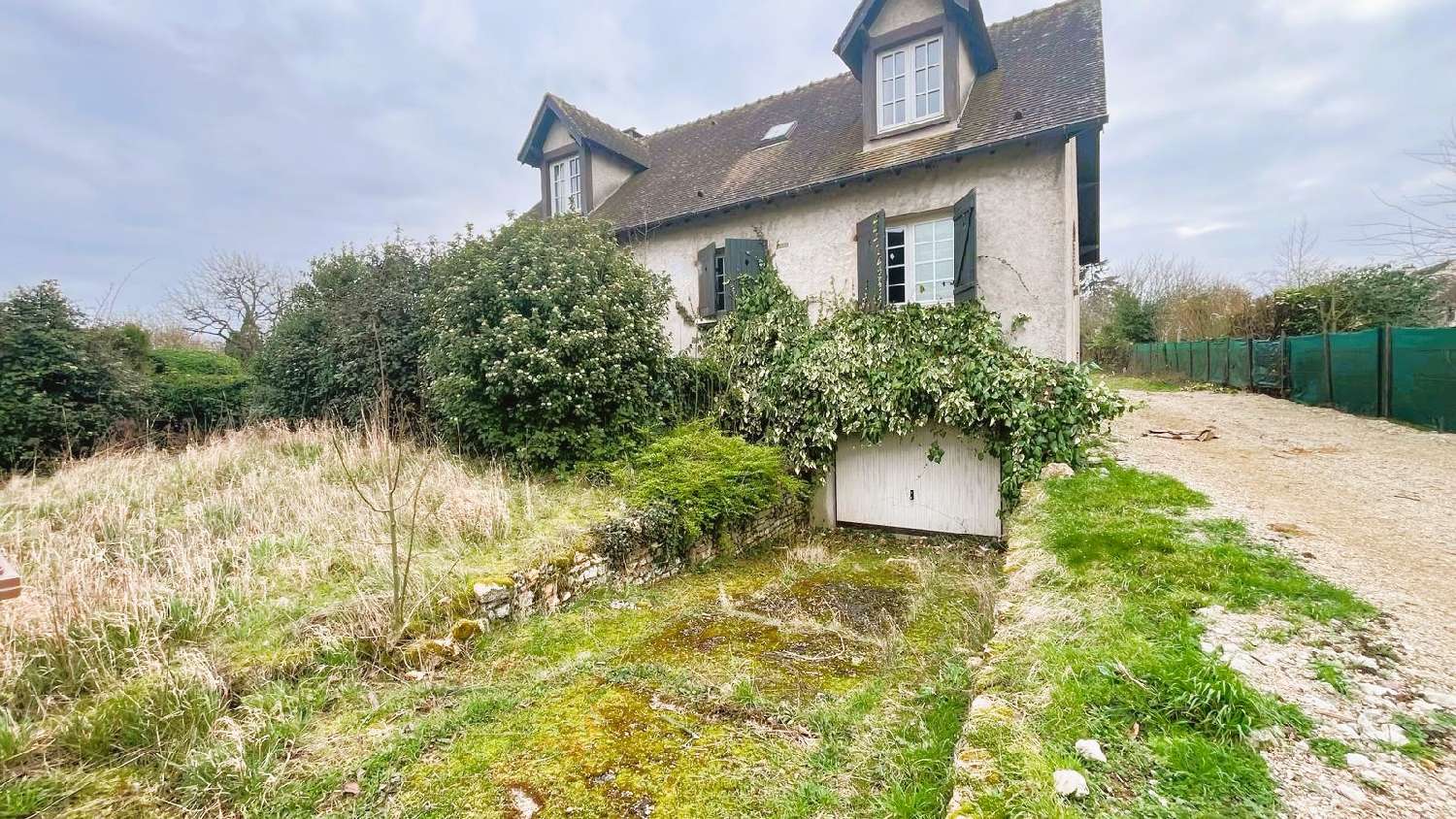  for sale house Thoiry Yvelines 1
