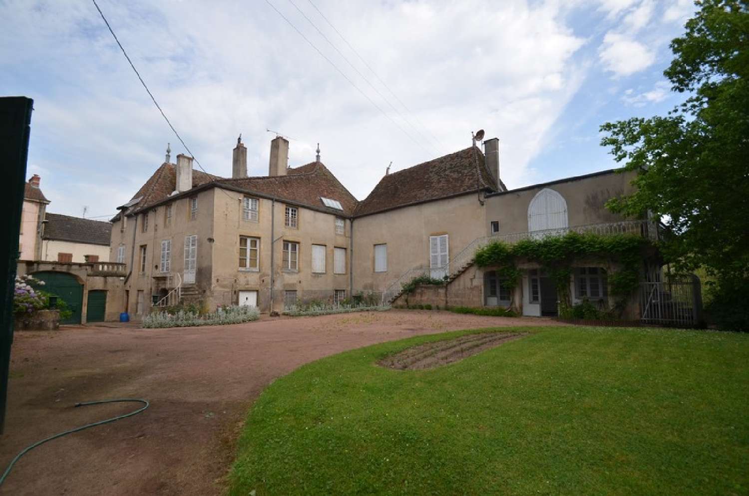  à vendre maison bourgeoise La Clayette Saône-et-Loire 1