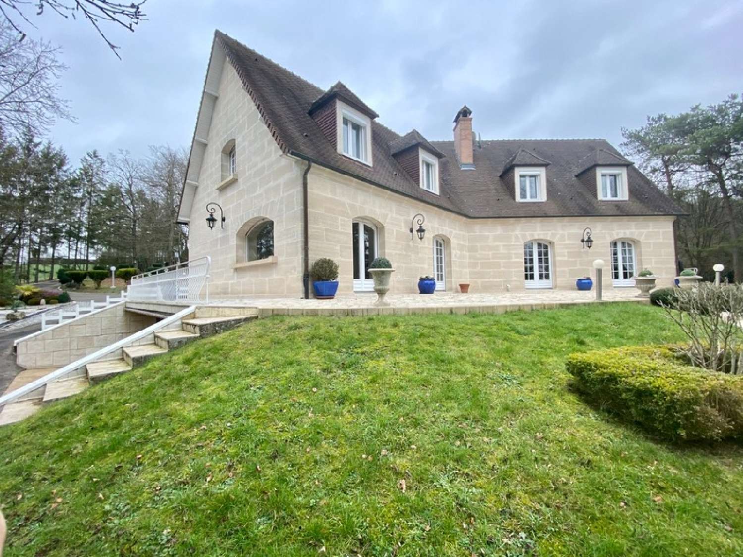  for sale mansion Troissereux Oise 1