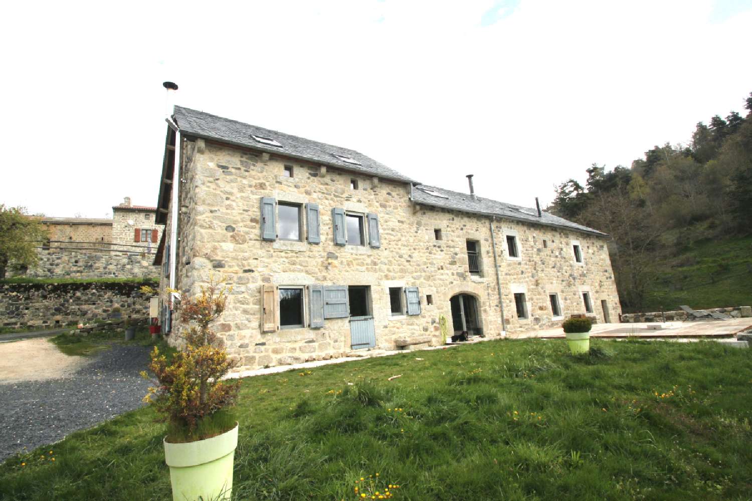 Saint-Léger-du-Malzieu Lozère château foto 6866665