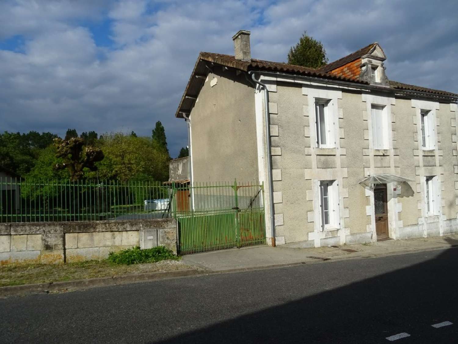  for sale estate Porcheresse Charente 1