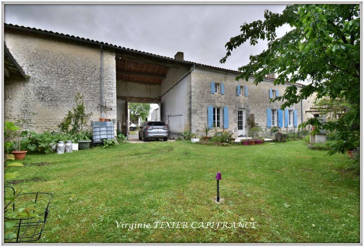 kaufen Bauernhof Saint-Jean-d'Angély Charente-Maritime 1