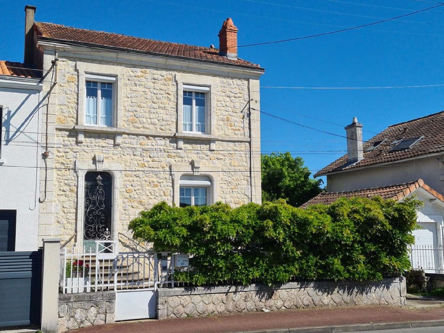  for sale house Angoulême Charente 1