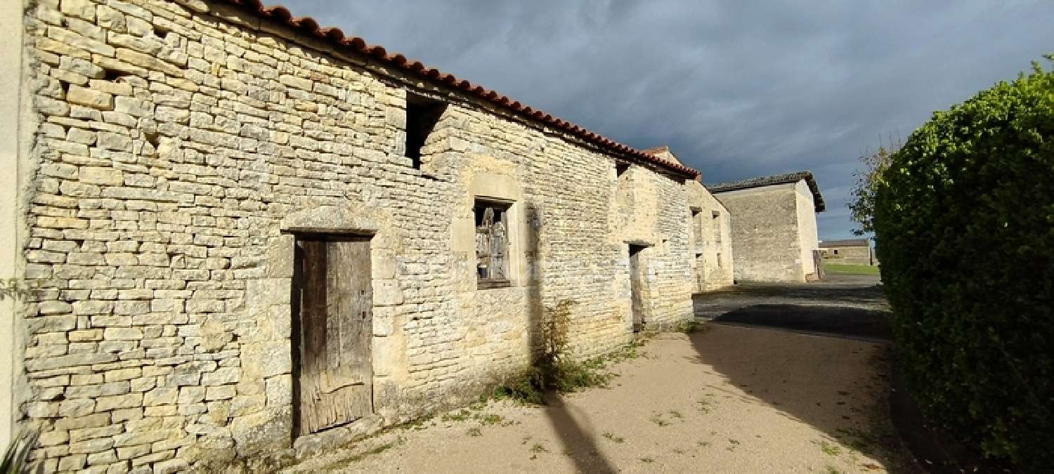  à vendre maison Saint-Fraigne Charente 2