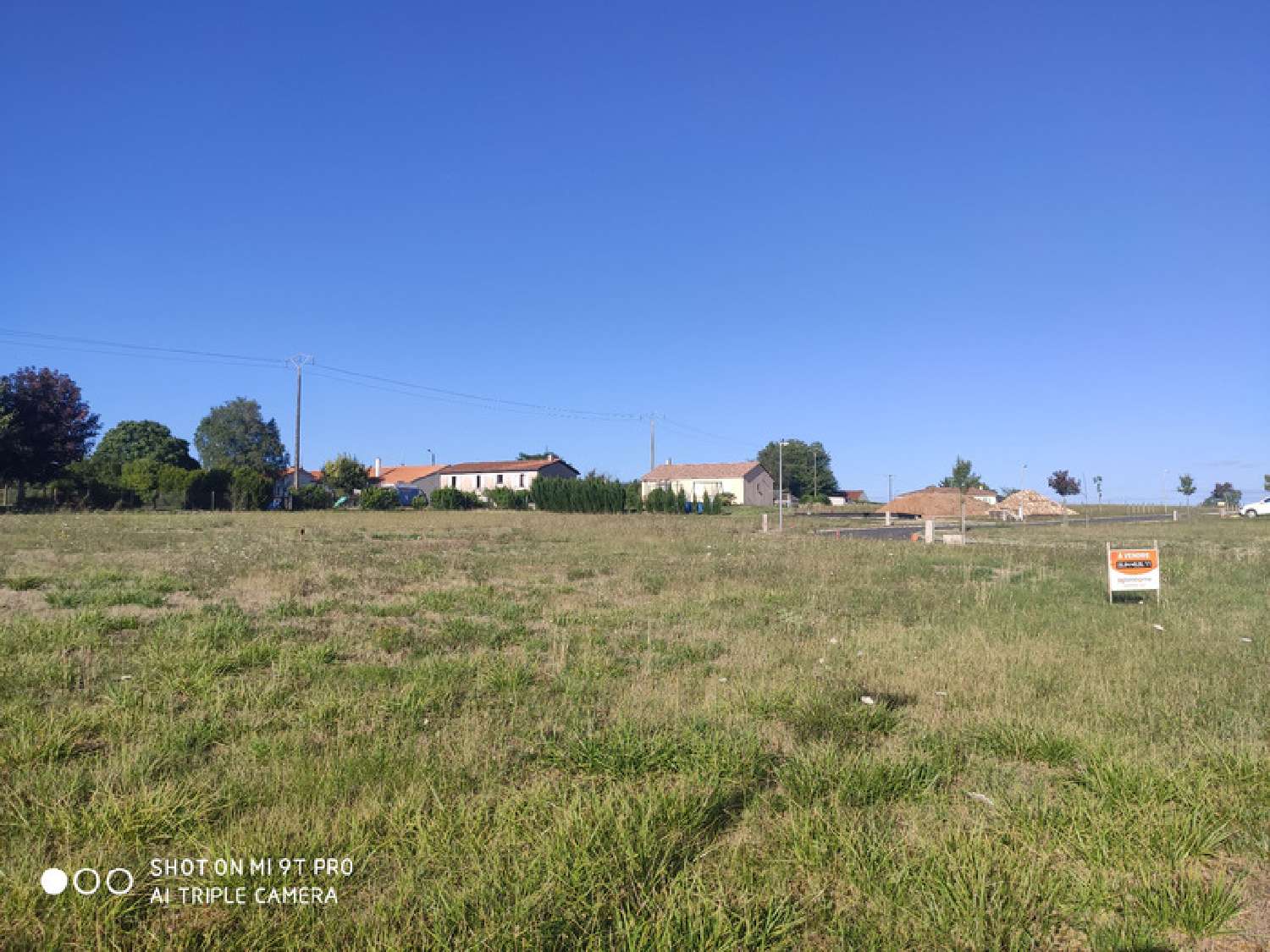 Saint-Angeau Charente terrain foto 6865349