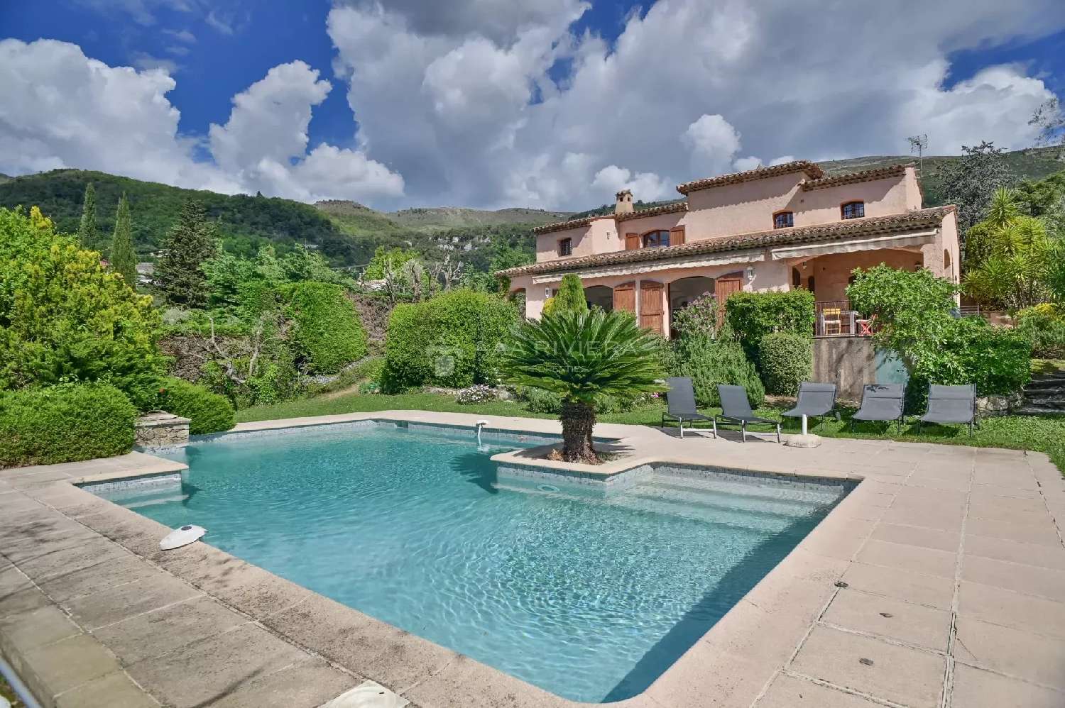  à vendre villa Tourette-sur-Loup Alpes-Maritimes 1