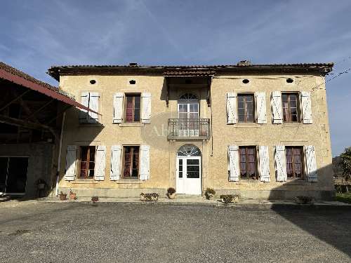 Castelnau-Magnoac Hautes-Pyrénées huis foto