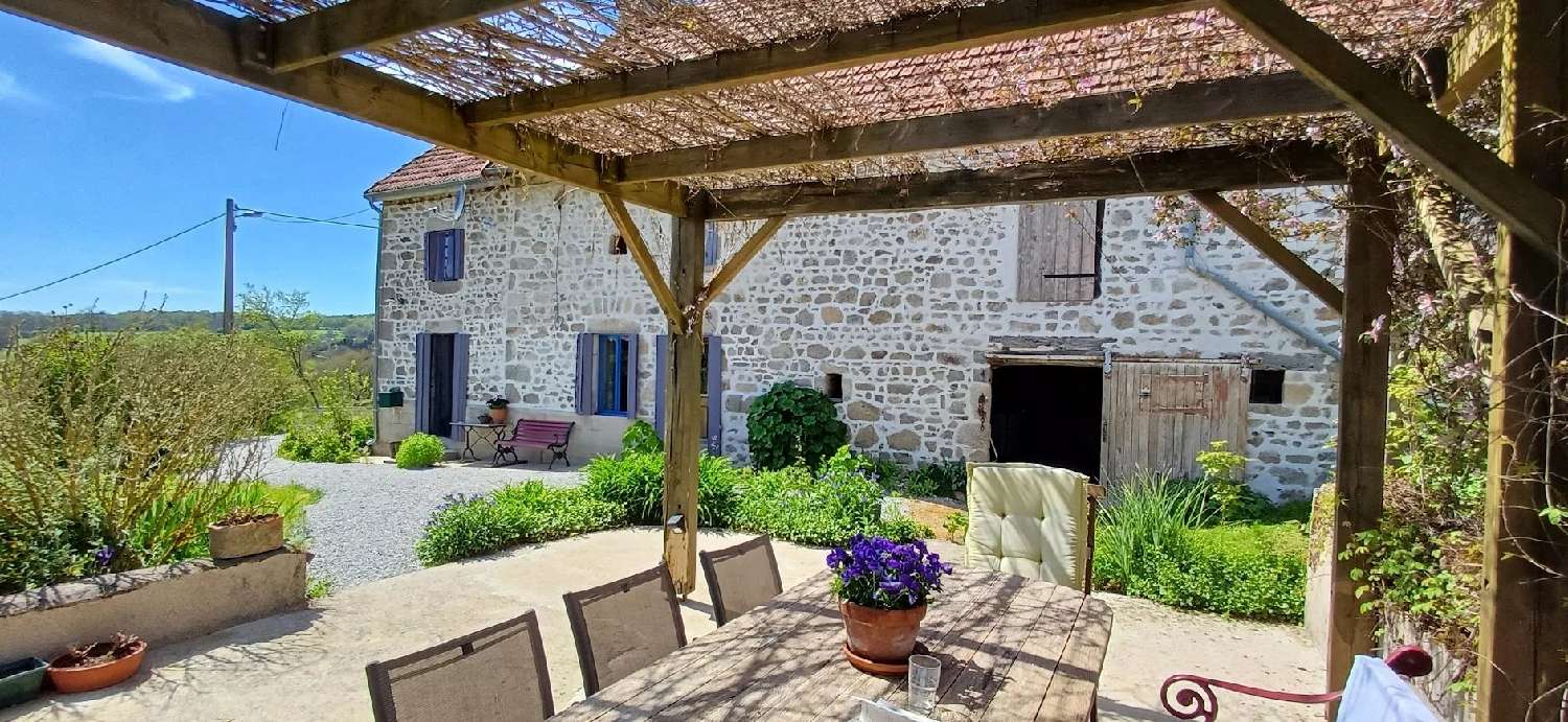 maison à vendre Charensat, Puy-de-Dôme ( Auvergne-Rhône-Alpes) photo 2