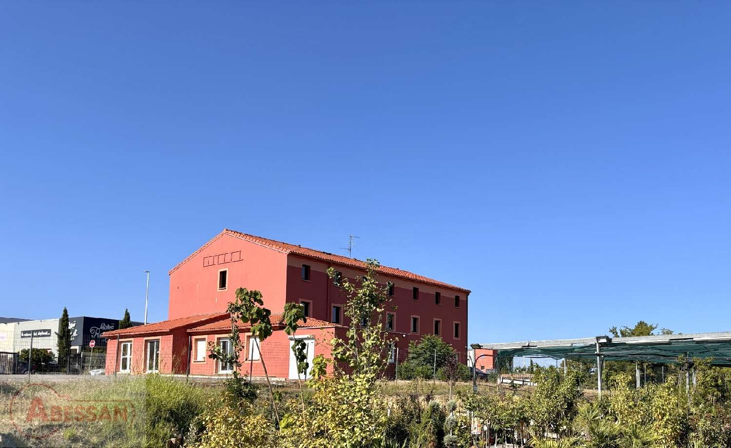  te koop kantoor Alès Gard 2
