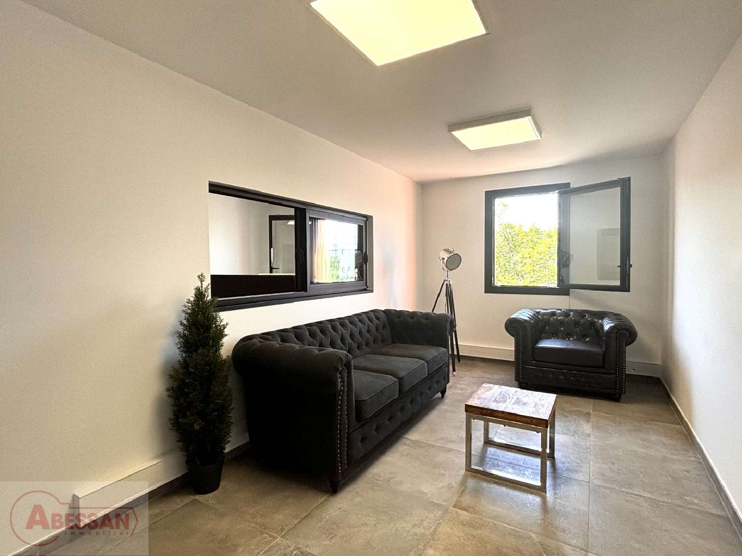  te koop kantoor Alès Gard 8