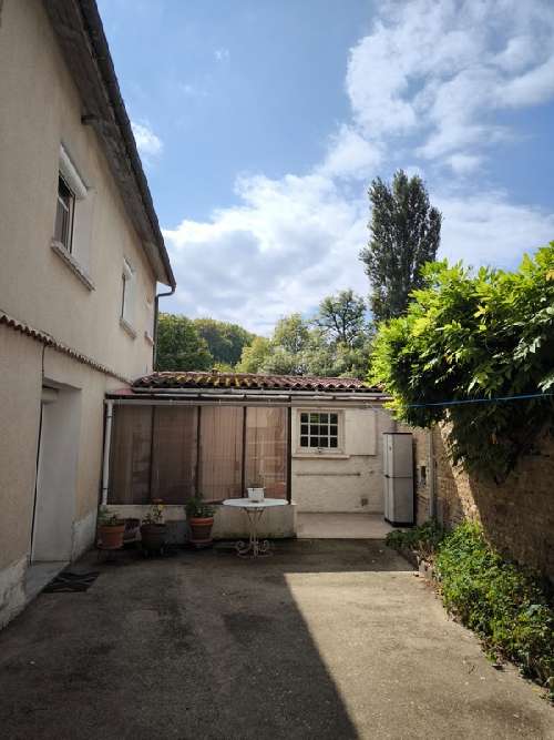 Montignac-Charente Charente Stadthaus Bild 6944334