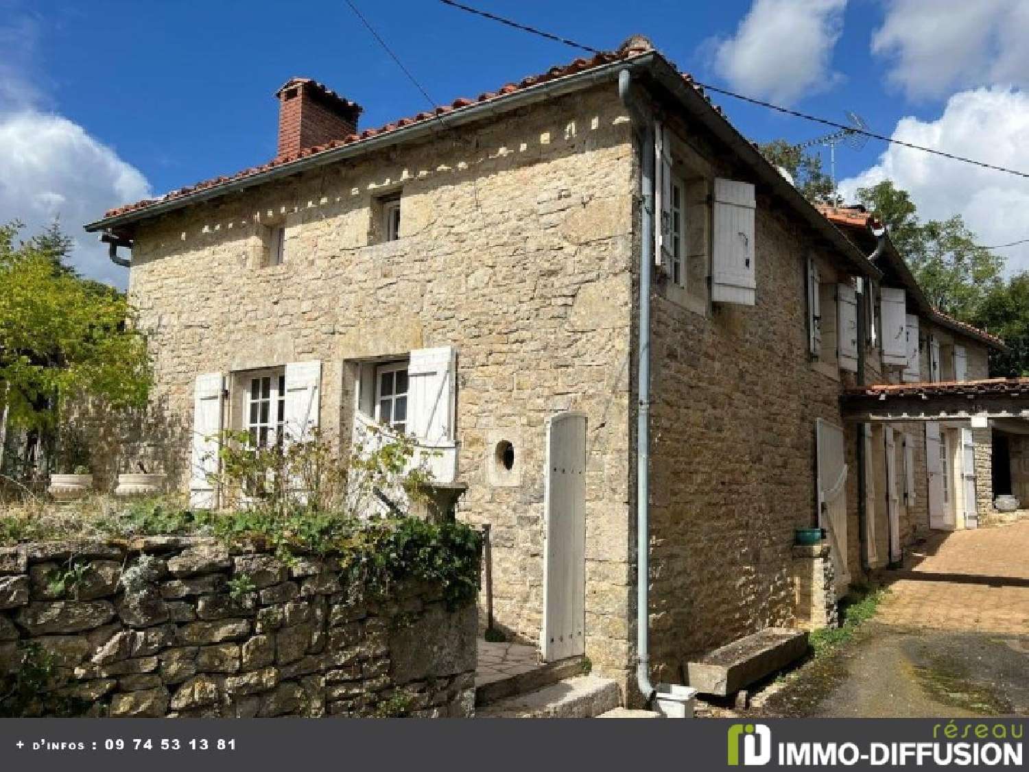 Nanteuil-en-Vallée Charente maison foto 6943089