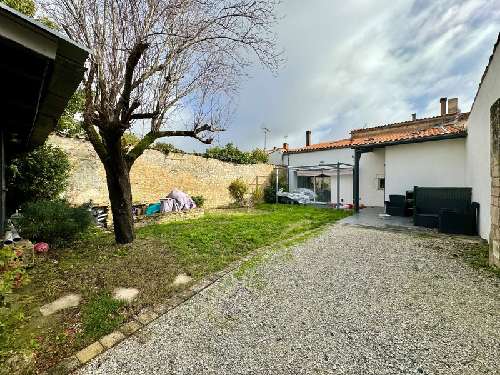 Aigrefeuille-d'Aunis Charente-Maritime Stadthaus Bild 7015147