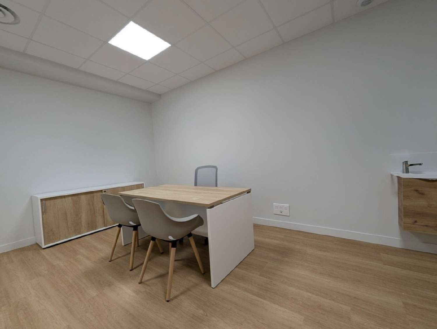  for sale office Bruges Gironde 2