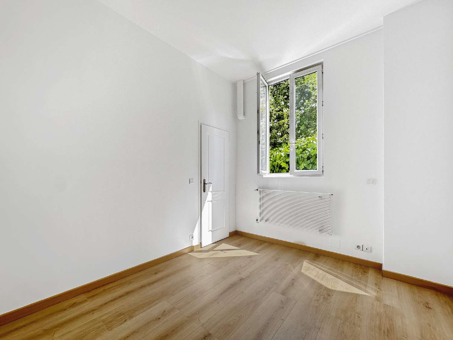 for sale apartment Paris 20e Arrondissement Paris (Seine) 8