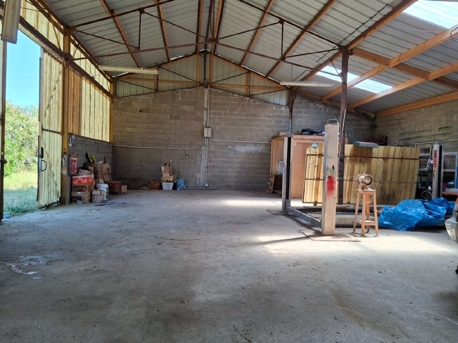  for sale barn Coulombiers Sarthe 3