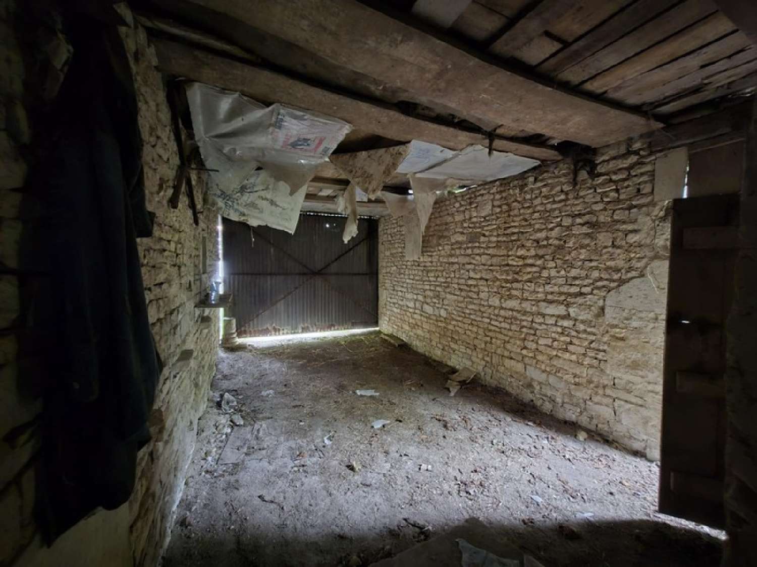  te koop schuur Vouhé Charente-Maritime 4
